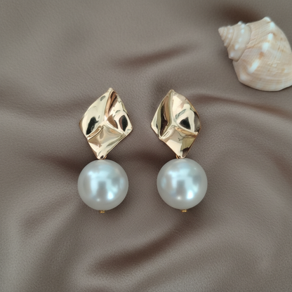 RITZ PEARL EARRINGS