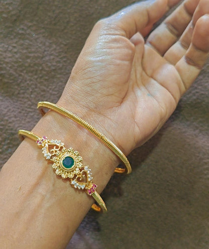 EMERALD MUGAPPU NAGAS BANGLES
