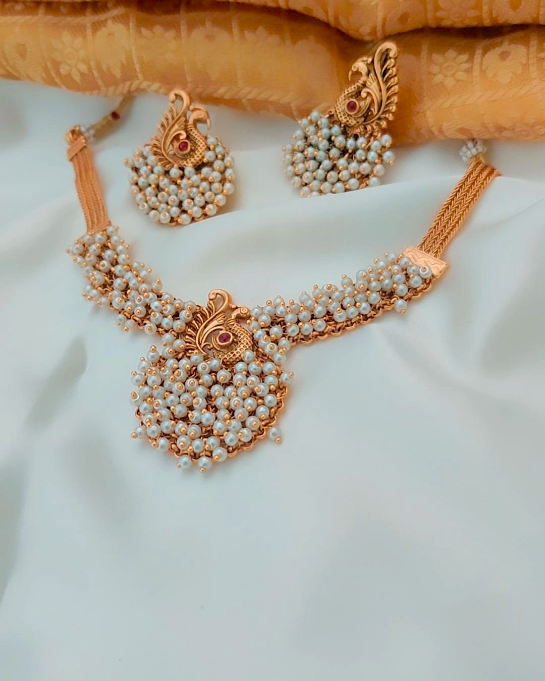 IVORY STUTI TEMPLE JEWELLERY SET